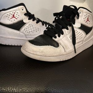 Air Jordan Jumpman Barely Worn Boys Unisex Grade School Size 4